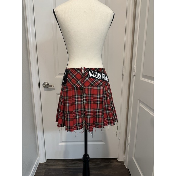 Dolls Kill x Hello Kitty Red Plaid Pleat Punk Mini Skirt L Chains Patches Kawaii - Picture 3 of 8